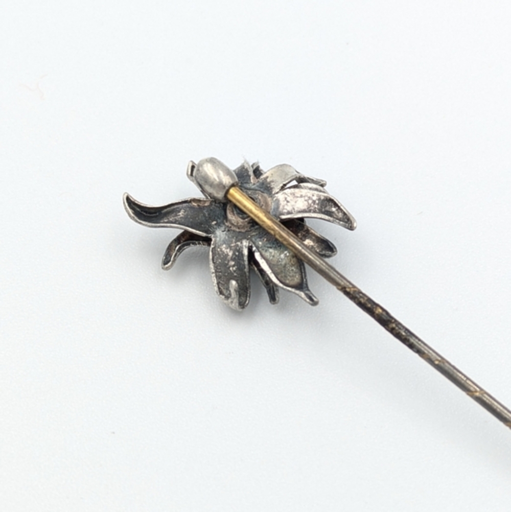Antique or late vintage Edelweiss Mountain Flower Austria stick pin / hat pin - Picture 2 of 6